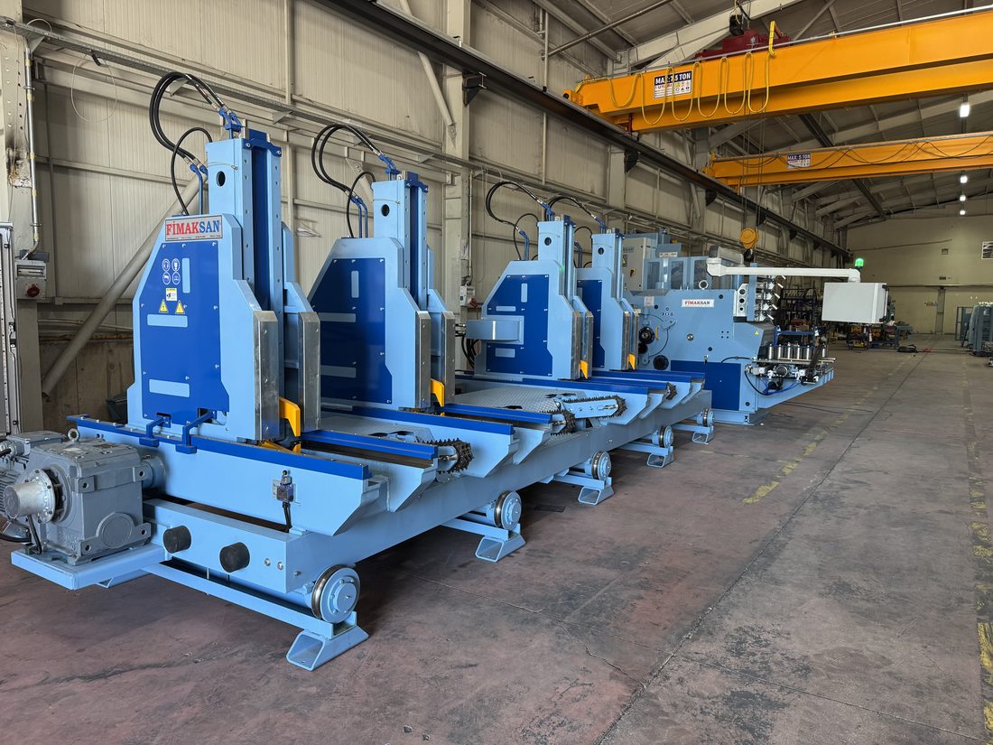 Ligne de production Fimaksan sous un pont roulant, usine de Sakarya