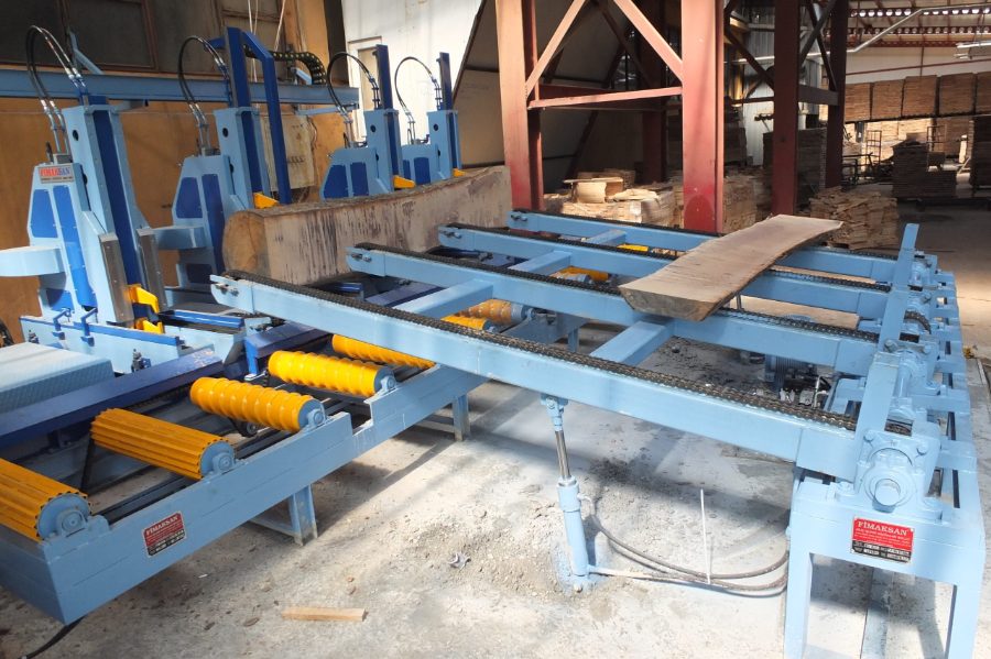 Rampe de stockage de planches